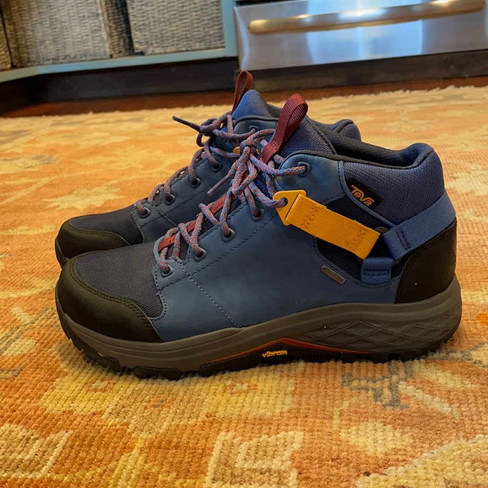Womens Grandview GTX by Teva Size 11